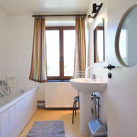 Semesterbostad Cozy Holiday In With Private Garden *